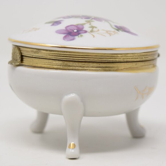 VTG Trinket Box Footed Purple Violets Porcelain Hand Painted Gold Hinge Round - Picture 3 of 16
